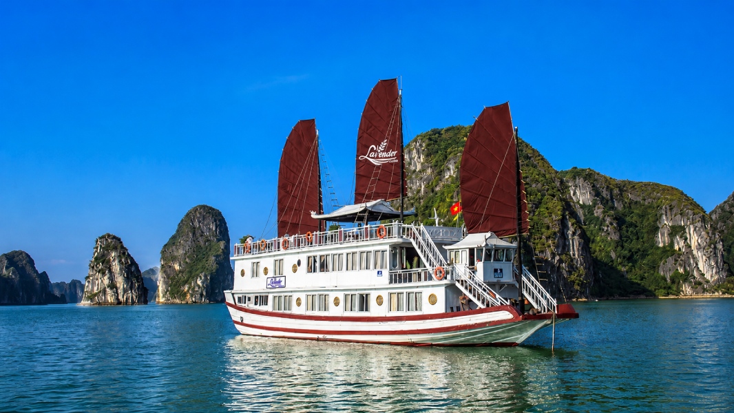 Tour Du Thuyền Lavender 2 Ngày 1 Đêm