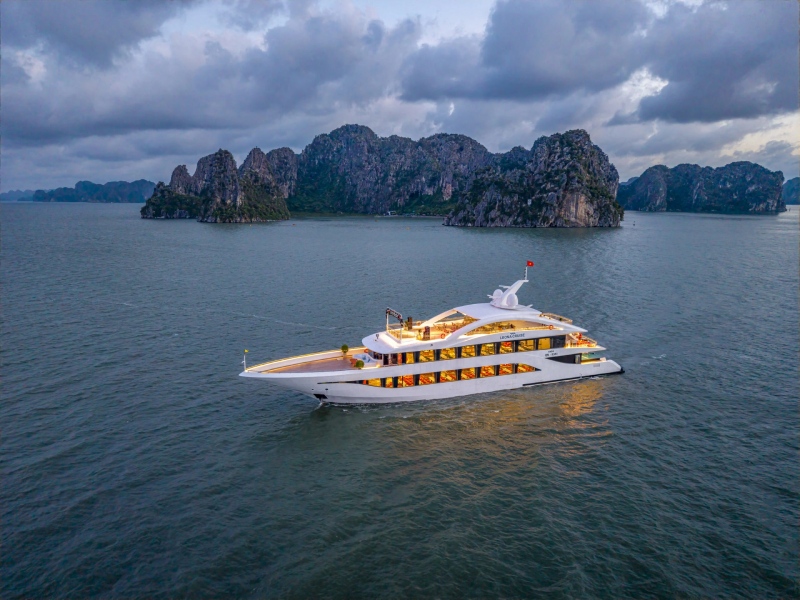 Tour du thuyền Leona Cruises Hạ Long