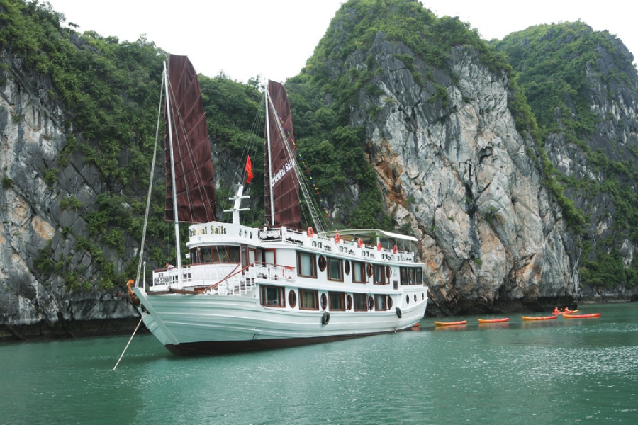 Tour Du Thuyền Oriental Sails 2 Ngày 1 Đêm