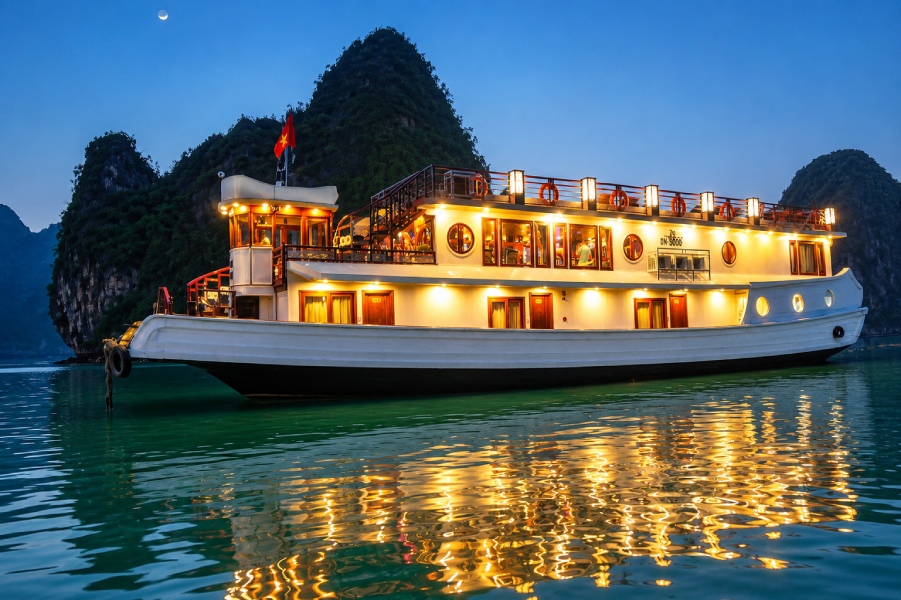 Tour Du Thuyền Oriental Sails 2 Ngày 1 Đêm