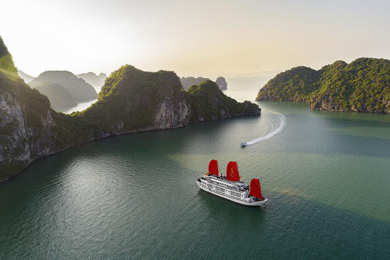 Tour du thuyền Syrena Cruises 2 ngày 1 đêm