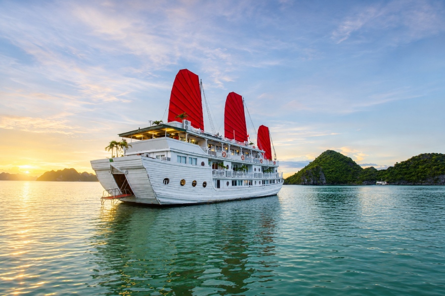 Tour du thuyền Syrena Cruises 2 ngày 1 đêm