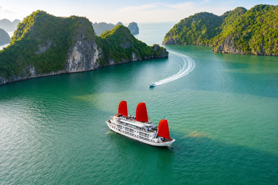 Tour du thuyền Syrena Cruises 2 ngày 1 đêm