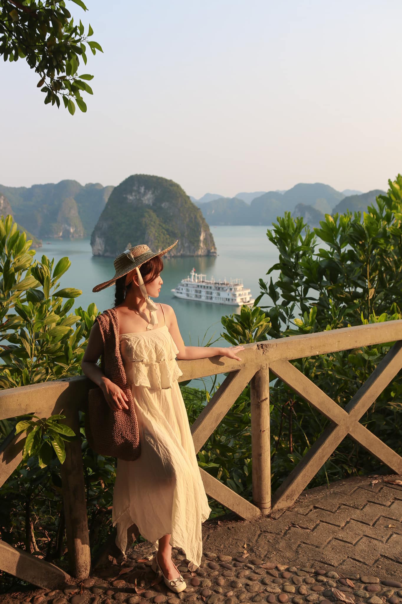 Tour du thuyền vịnh Hạ Long 1 ngày