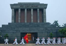 Tour Hà Nội Hạ Long Tuần Châu Bút Tháp Bát Tràng Chùa Hương 5N4Đ