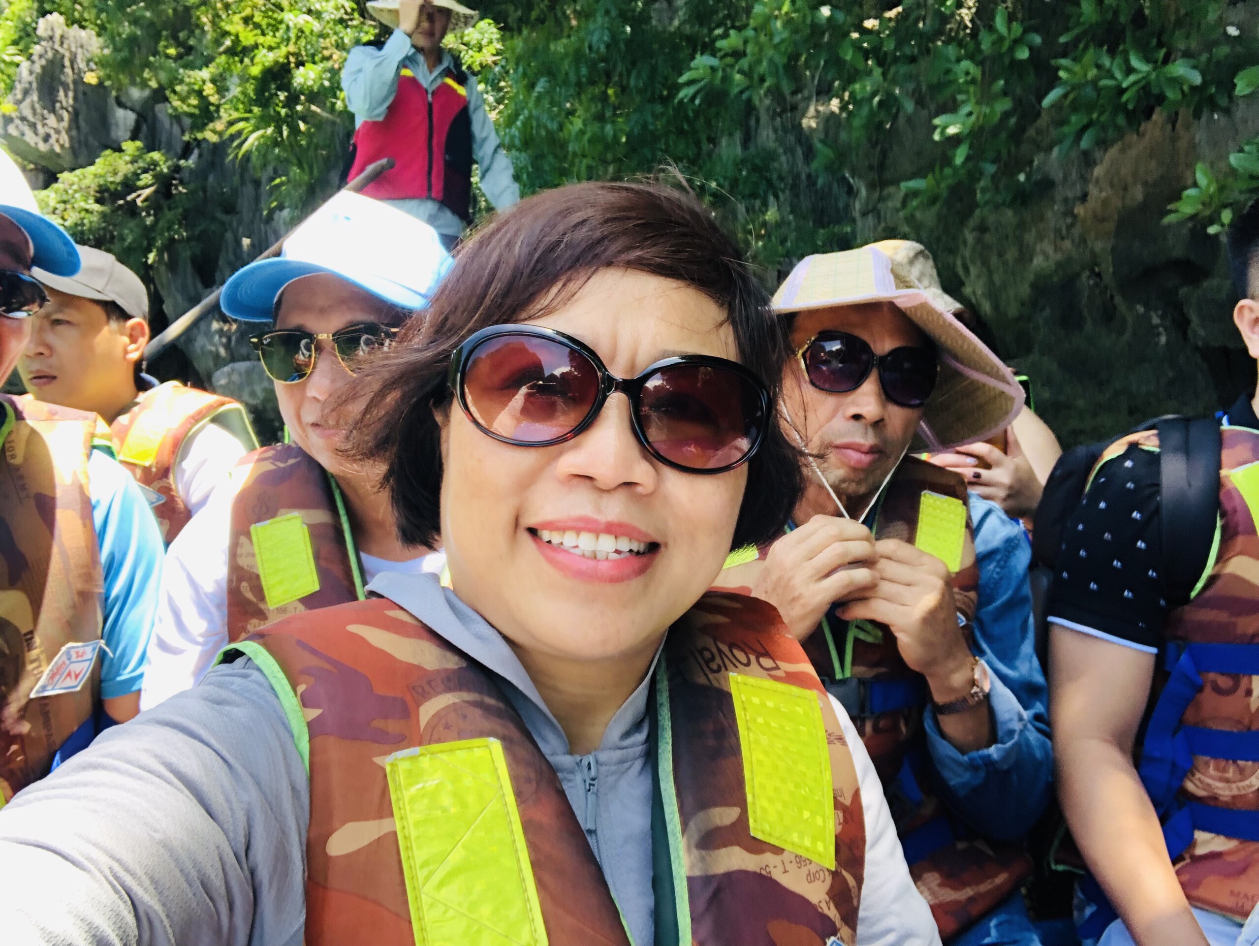 Tour Hang Sửng Sốt - Đảo TiTop - Đỉnh Lư Hương 1 ngày