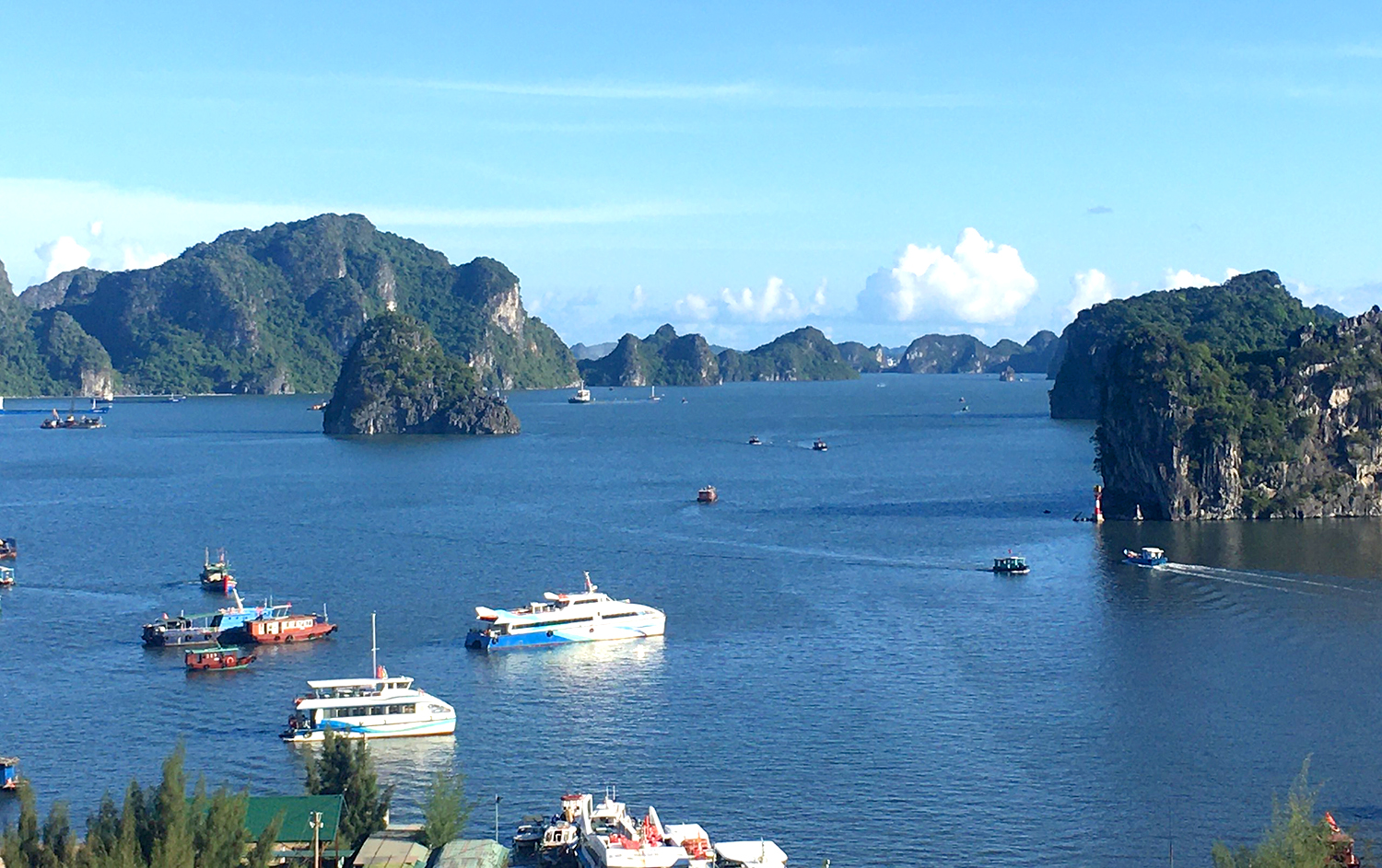 Tour Hang Sửng Sốt- Làng Chài Cửa Vạn-Đông Tiên-Cát Bà 3 ngày