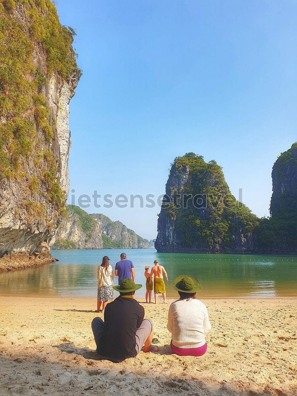 Tour hang Sửng sốt-Đảo Titop-Tuần Châu 3 ngày 2 đêm