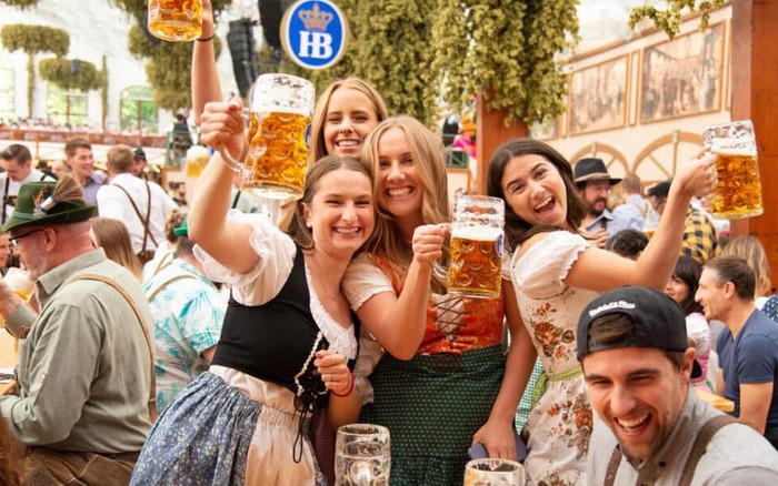 Tour Lễ hội Bia Oktoberfest Đức - Áo - Slovakia – Séc