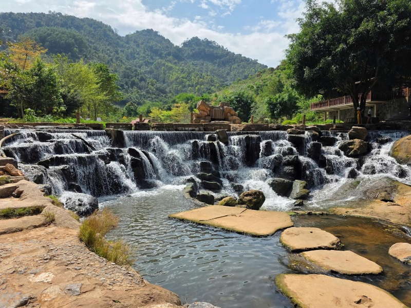 Tour Mộc Châu Khám phá cao nguyên 2 ngày 1 đêm giá tốt