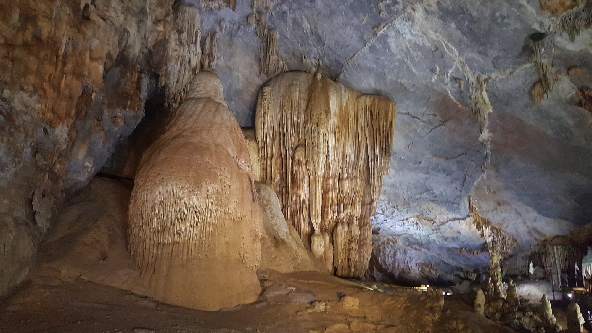 TOUR QUẢNG BÌNH 1 NGÀY Động Thiên Đường - Hang Tám Cô