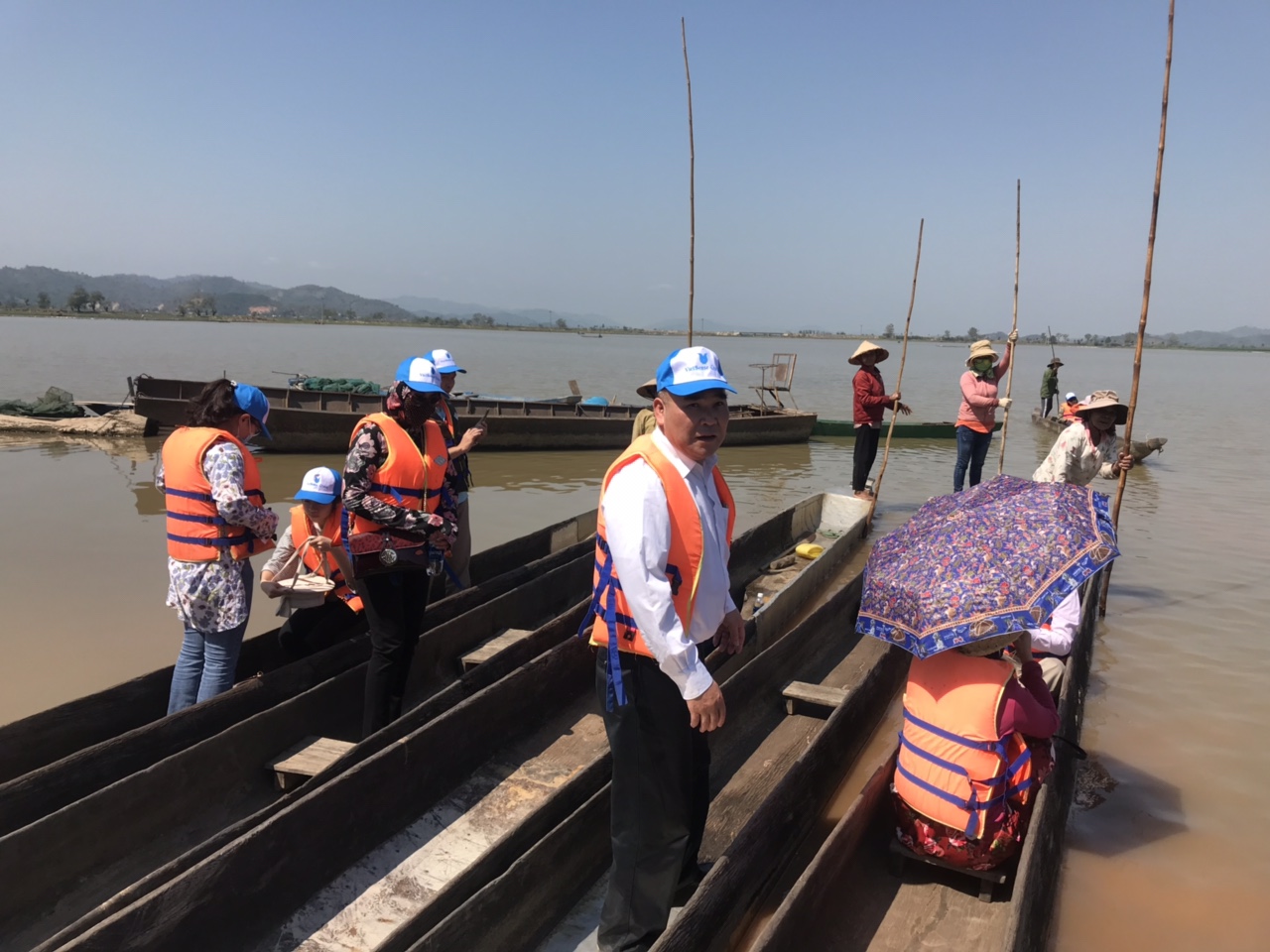 Tour Tây Nguyên 1 ngày: Thác Draynur - Hồ Lăk
