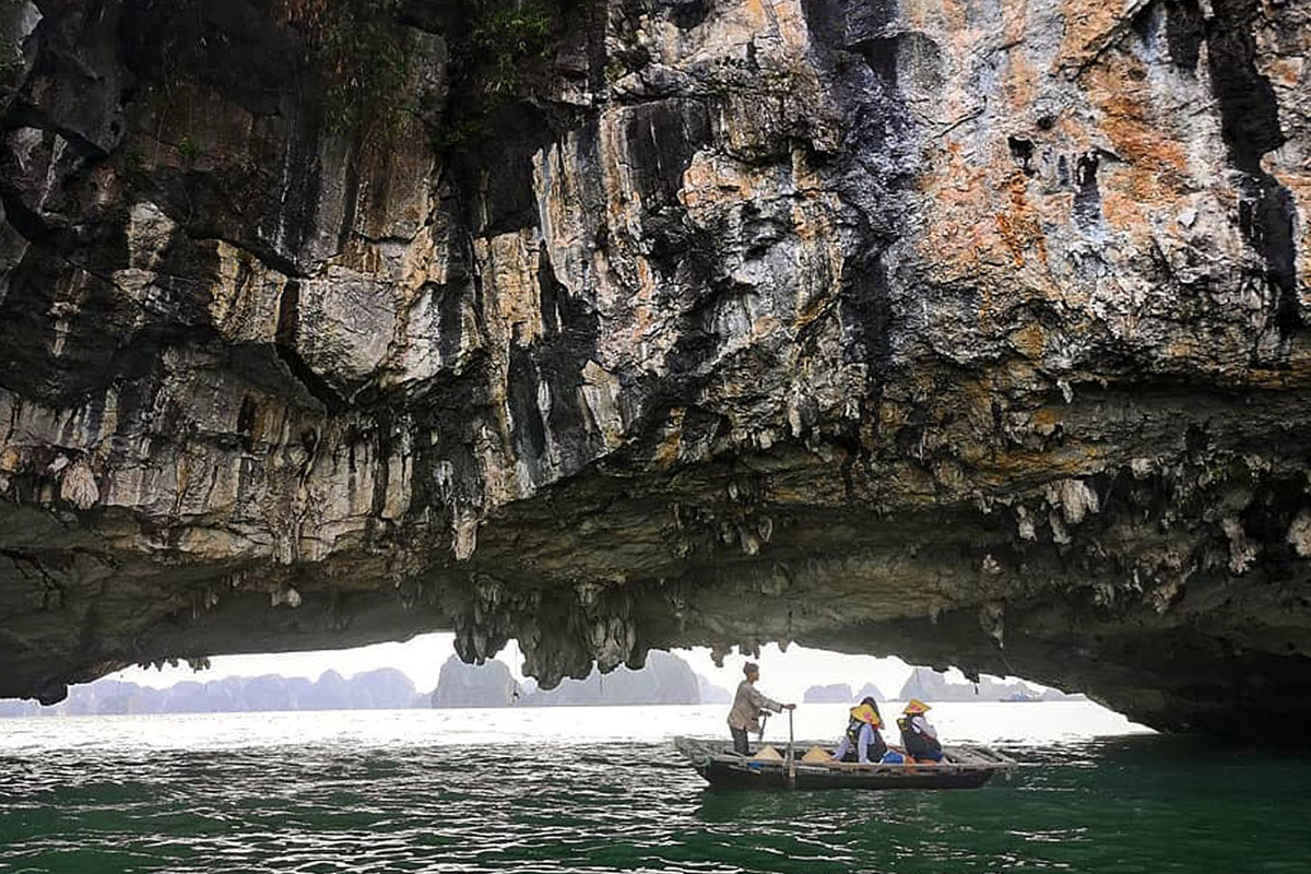 Tour vịnh Hạ Long biển Bãi Cháy 2 ngày 1 đêm