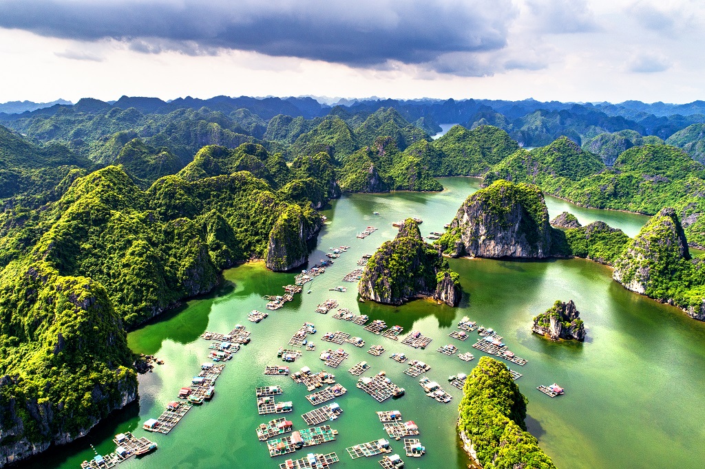 Tour Vịnh Lan Hạ Làng Việt Hải 1 ngày ghép khách lẻ từ Cát Bà