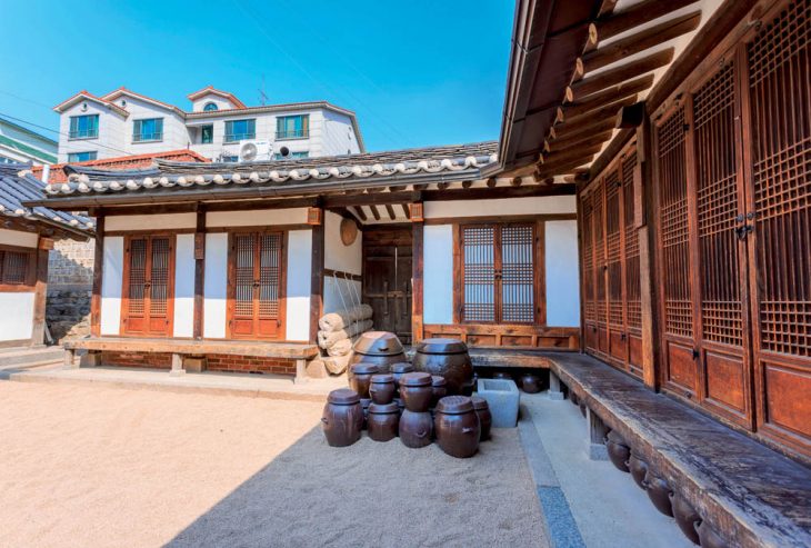 Trải Nghiệm Tuyệt Vời Tại Ngôi Làng Cổ Bukchon Hanok