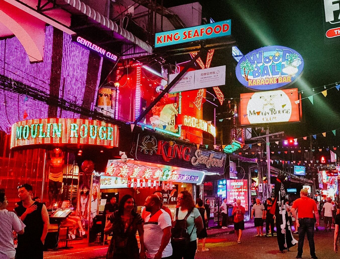 5 điểm chơi thâu đêm “quên lối về” ở Pattaya