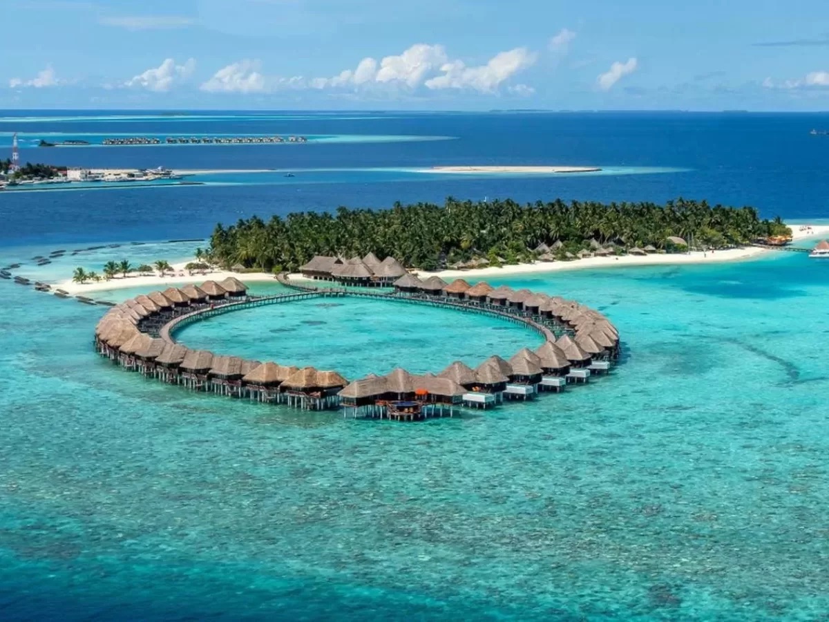 Aqua Vilu Reef Resort 5 sao