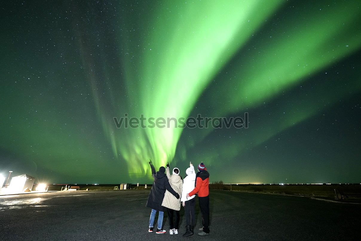 Trải nghiệm Bắc Cực Quang ở Iceland đẹp lung linh huyền ảo