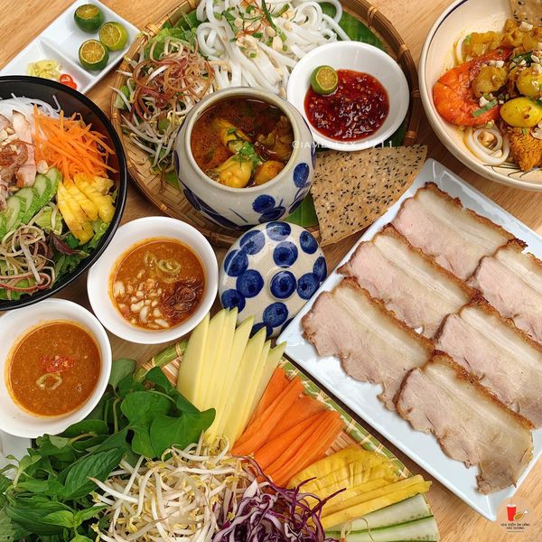 Địa chỉ quán Bánh tráng cuốn thịt heo Đà Nẵng sạch sẽ, thơm ngon giữa trung tâm