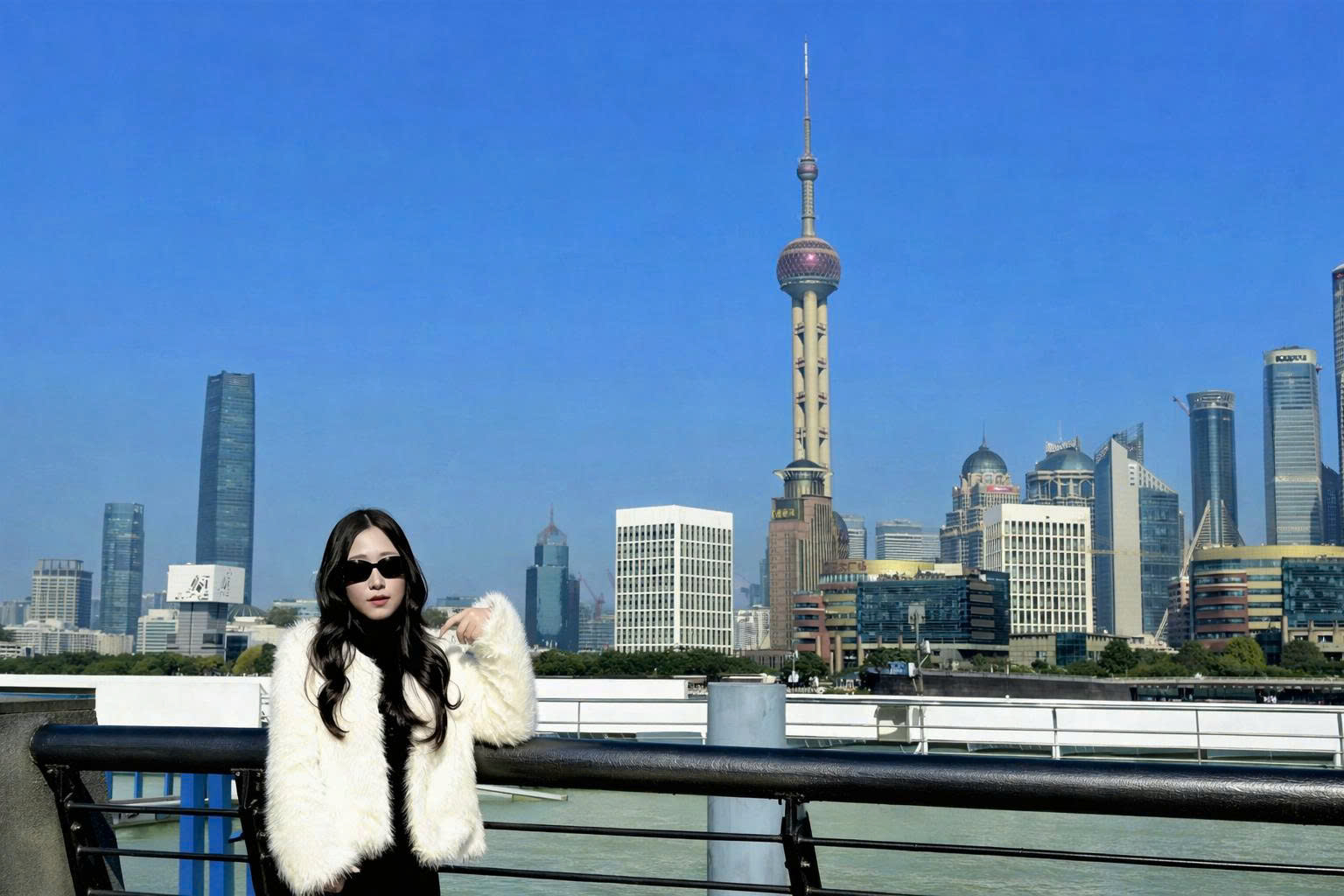 Bến Thượng Hải như một studio mở của những nàng thơ