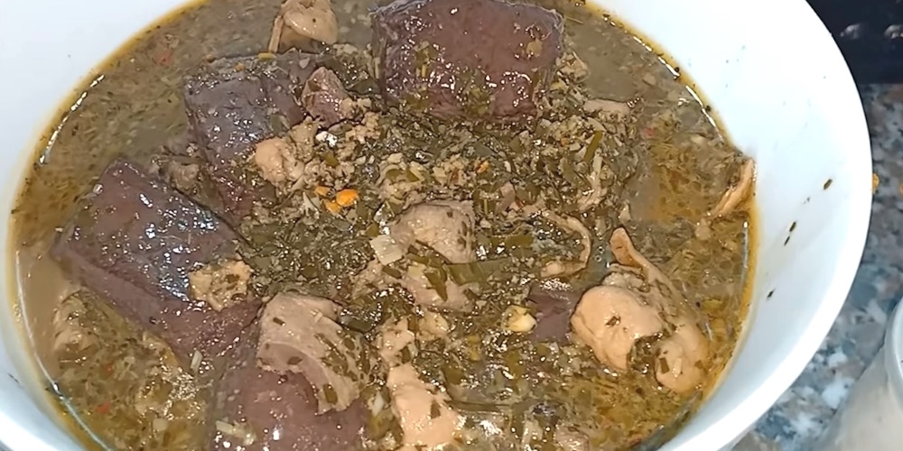 Canh tiết lá đắng độc đáo