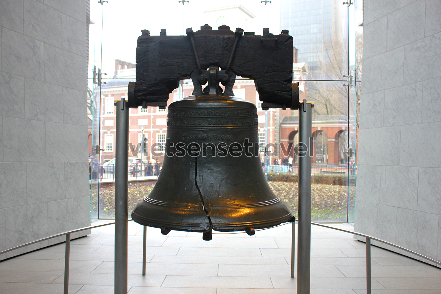 Chiếc Chuông Nứt ở Philadelphia: Giải mã góc khuất tự do