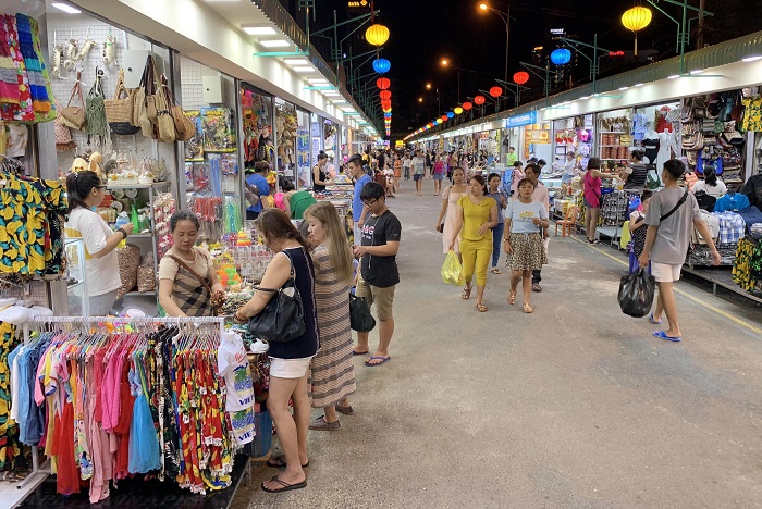Chợ đêm Nha Trang – Vui chơi, ẩm thực và mua sắm