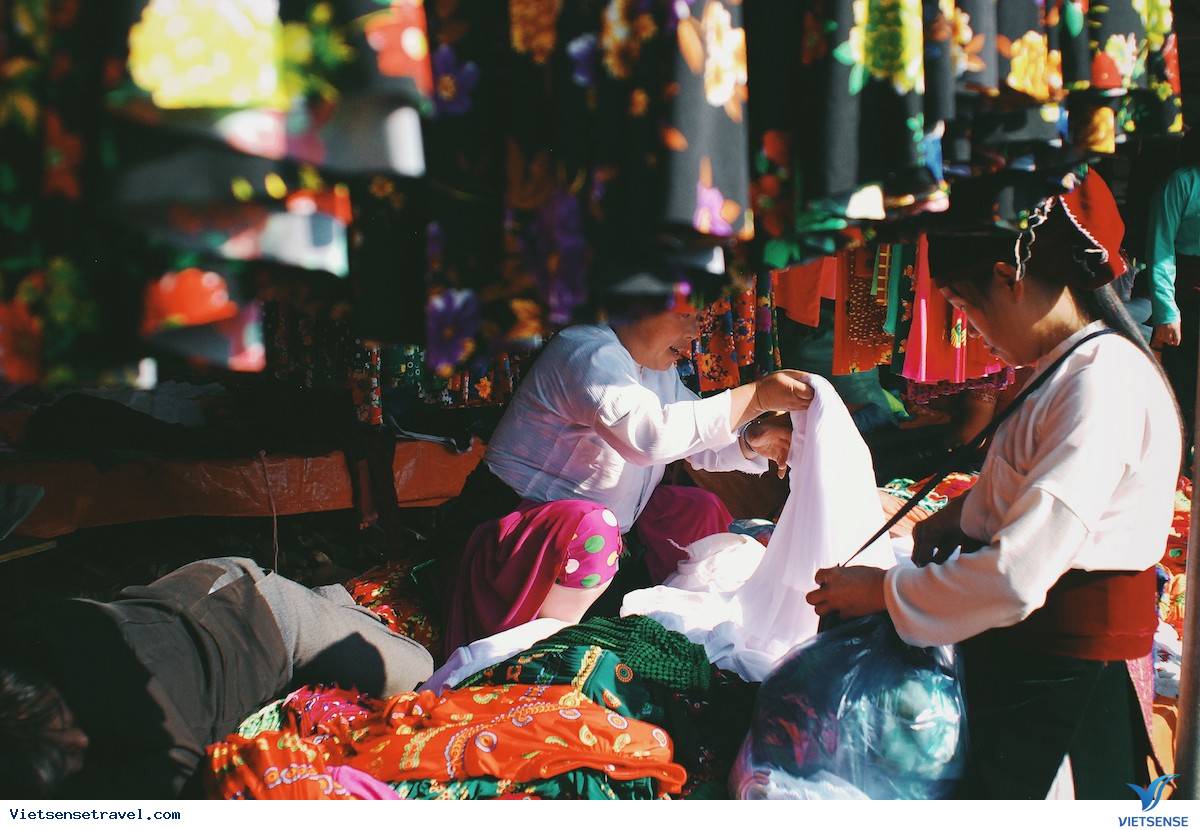 Chợ phiên Đồng Văn