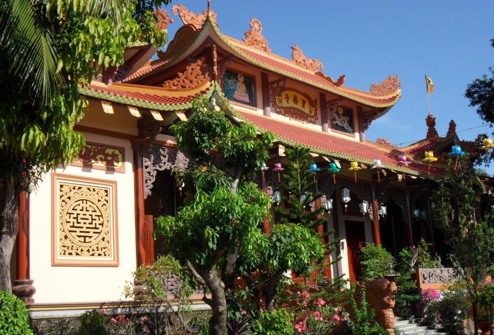 Chùa Bảo Lâm - Điểm đến linh thiêng dưới chân núi Chóp Chài