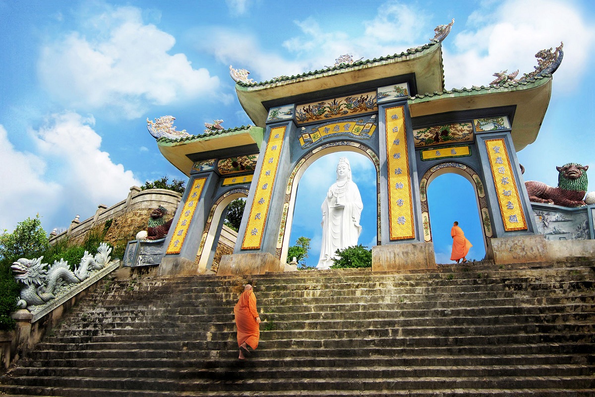 Giải mã Chùa Linh Ứng Bãi Bụt ở Đà Nẵng