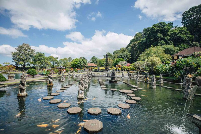 Cung điện nước Tirta Gangga