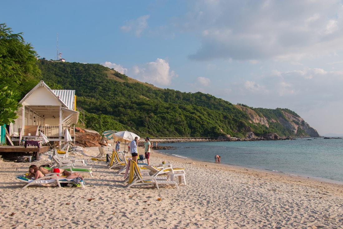 Đảo San Hô: Thiên Đường Biển Xanh Tại Pattaya, Thái Lan