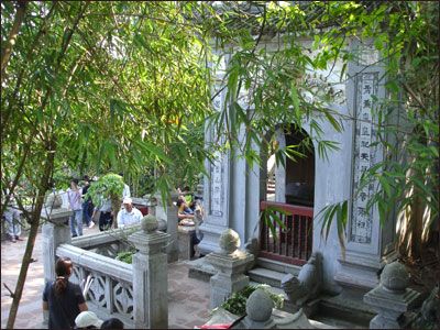 Đền Hùng Qua Những Vần Thơ