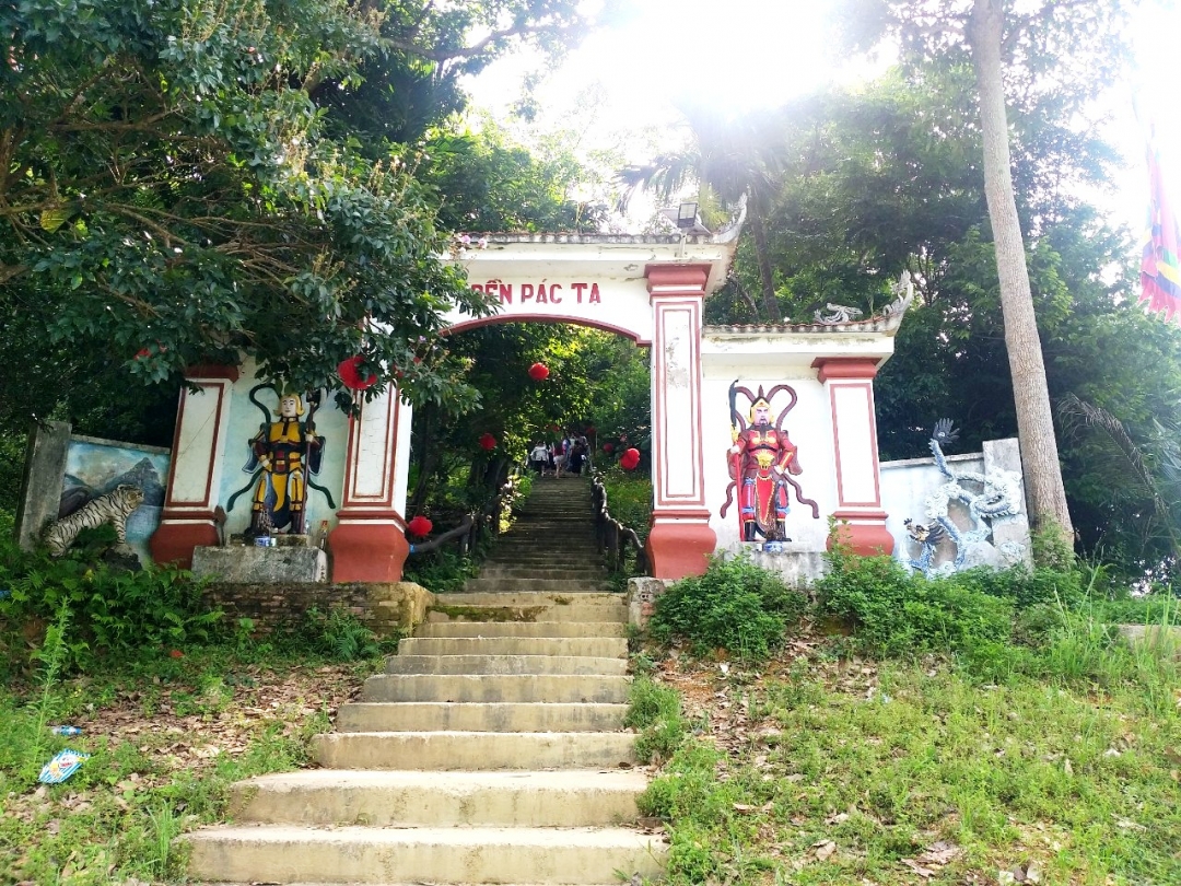 Đền Pác Tạ
