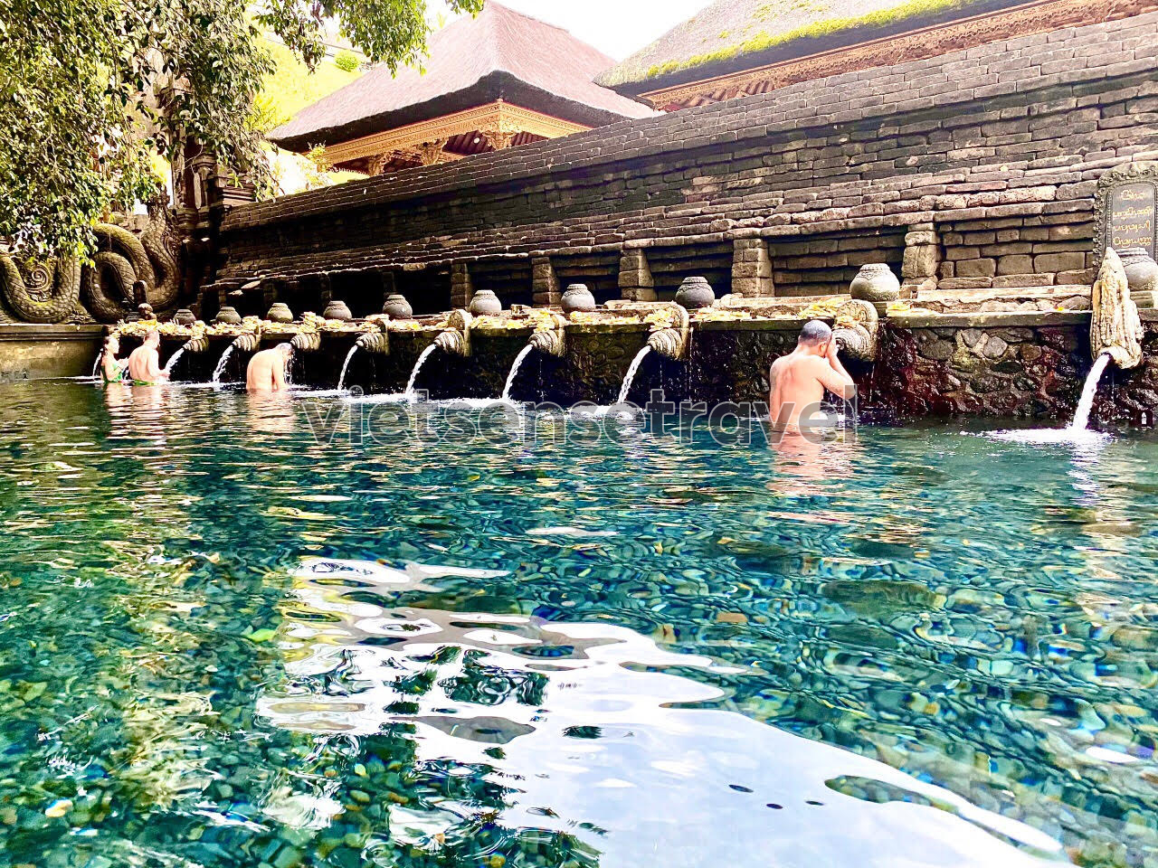 Đền Tirta Empul điểm đến thanh tẩy linh thiêng