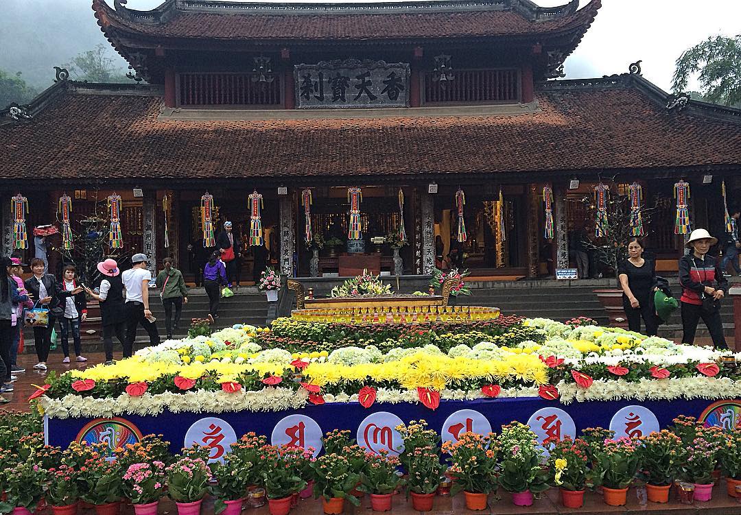 Đi lễ Chùa Hương và những điều du khách cần biết