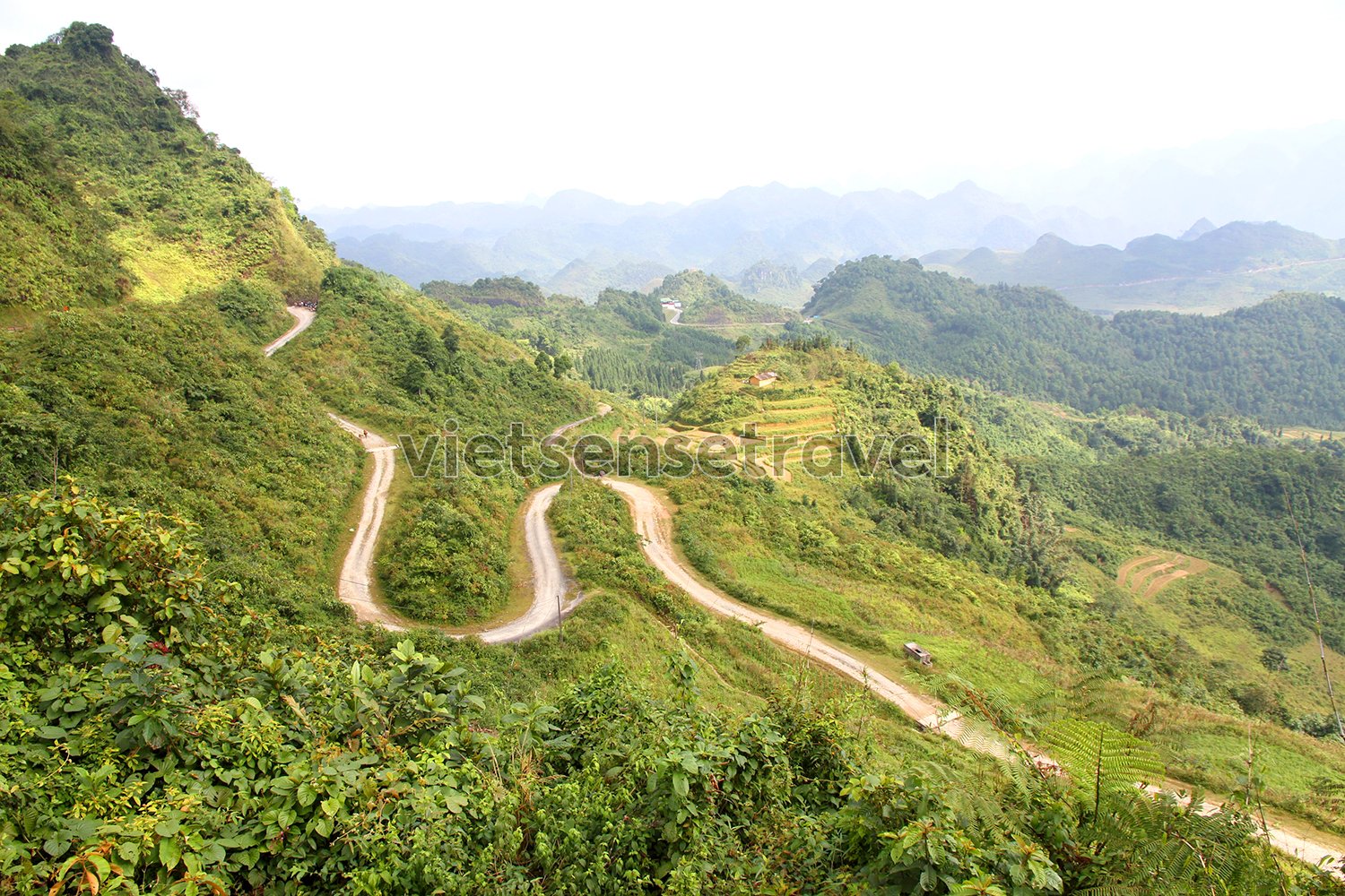 Toàn cảnh Dốc Bắc Sum Hà Giang đẹp như tranh vẽ