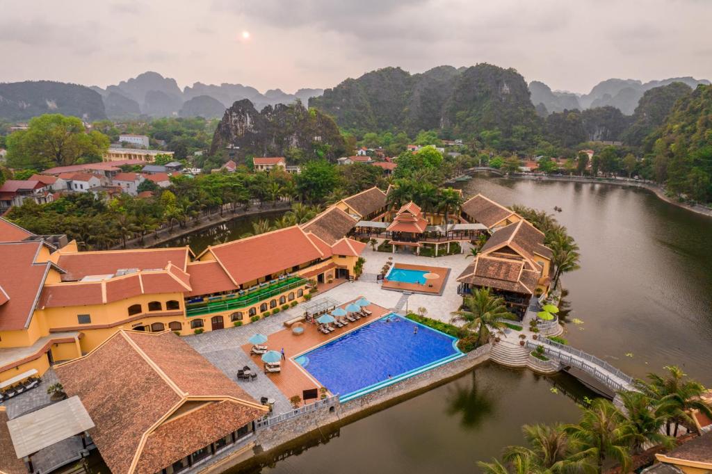 Emeralda Tam Cốc Resort
