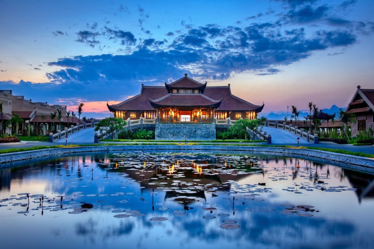 Emeralda Vân Long Resort