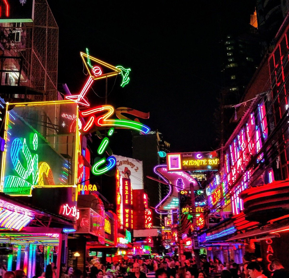 Kinh nghiệm đi phố đèn đỏ Soi Cowboy cho ai thích sự “hoang dã”