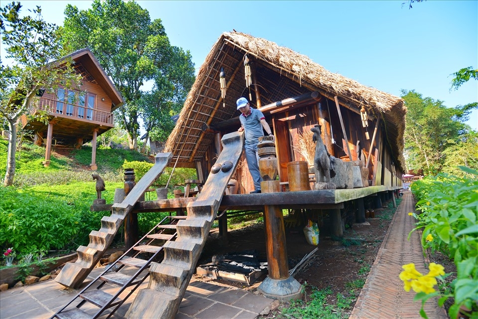 Lạc bước giữa Buôn Jun ngôi làng cổ đẹp mê ly vùng đất đỏ