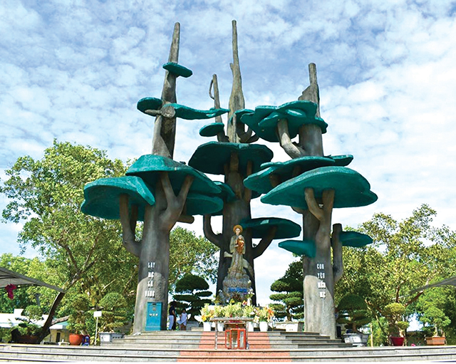 Linh đài Đức Mẹ La Vang