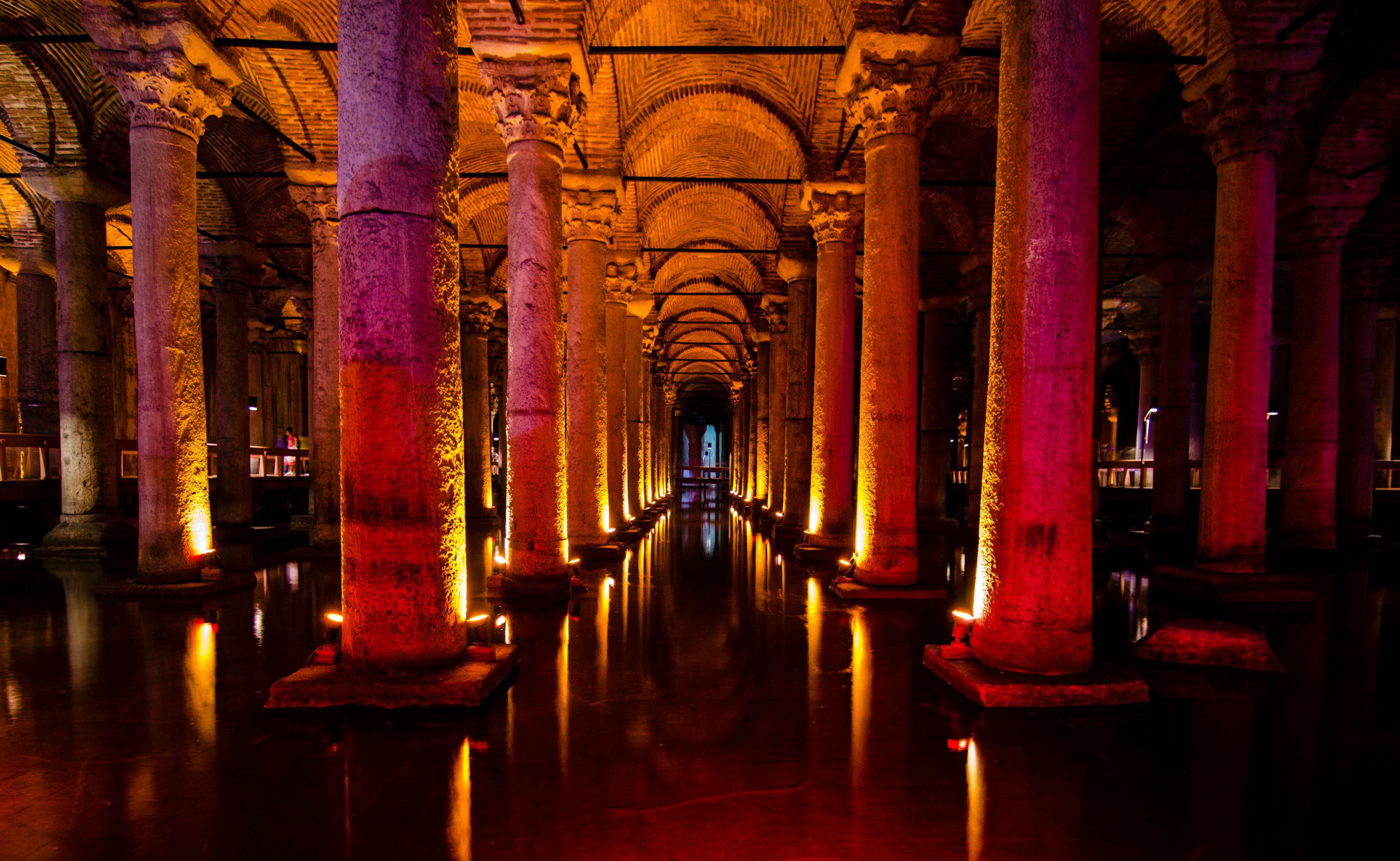 Lung linh vẻ đẹp cung điện dưới nước Cistern