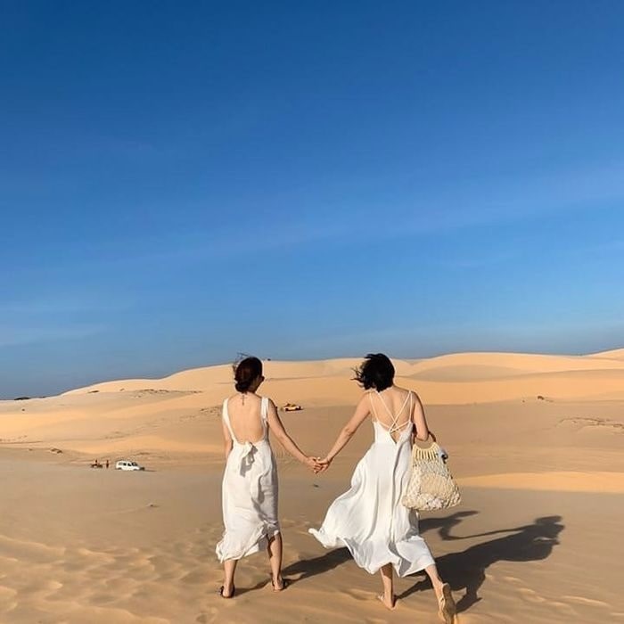 Mặc đồ gì khi đi Đồi Cát? Trang phục check in đồi Cát đẹp nhất