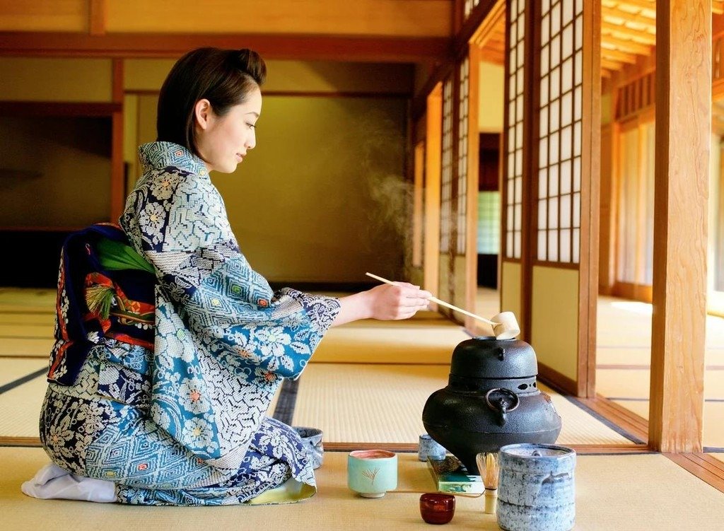 Kimono là gì và 6 nguyên tắc cơ bản khi mặc Kimono