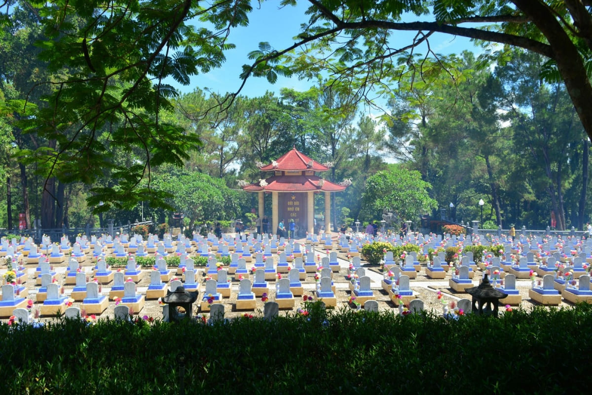 Nghĩa trang Trường Sơn