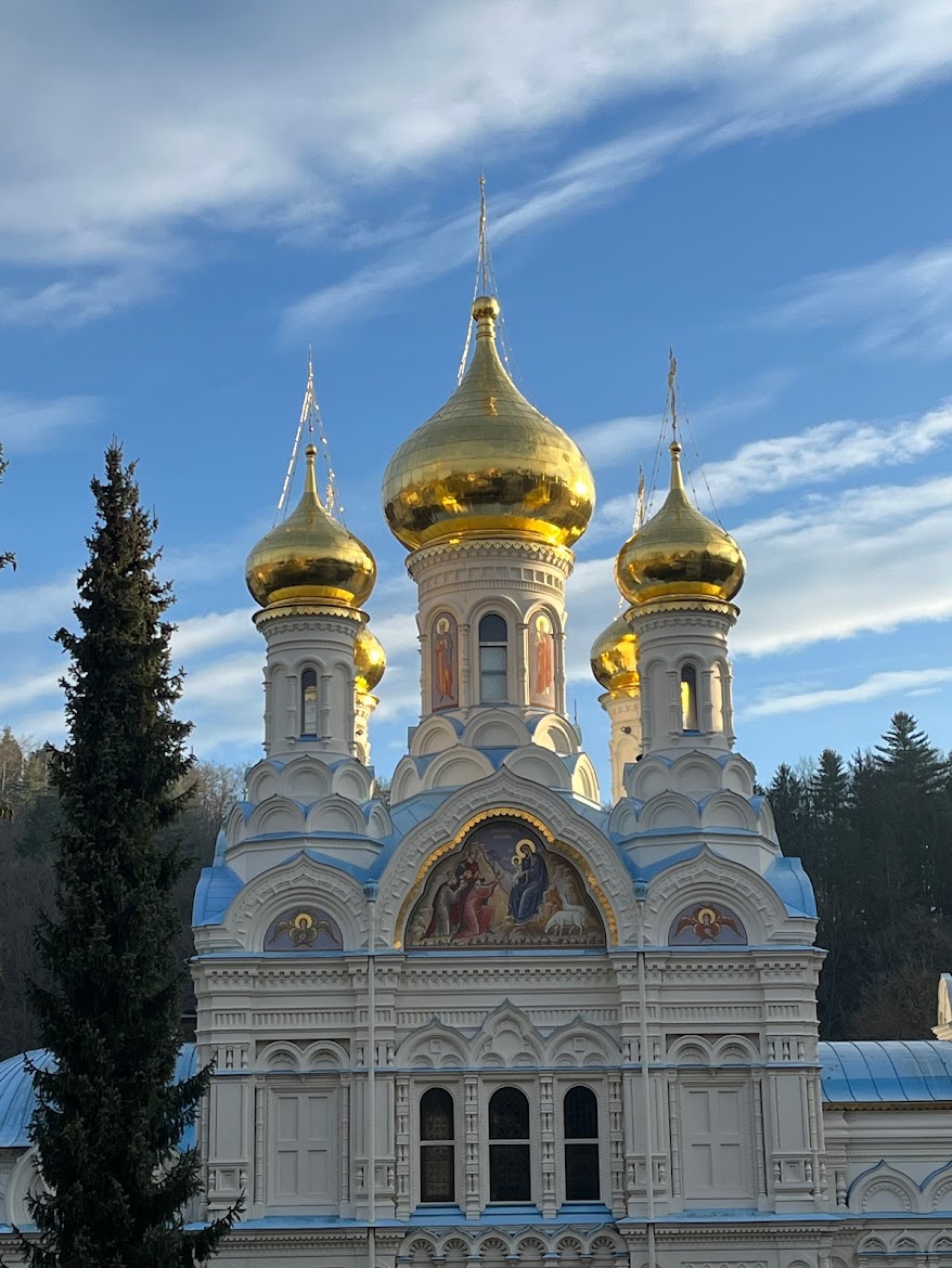 Chiêm ngưỡng Nhà thờ Thánh Peter và Paul ở Karlovy Vary - Biểu tượng kiến trúc và tâm linh
