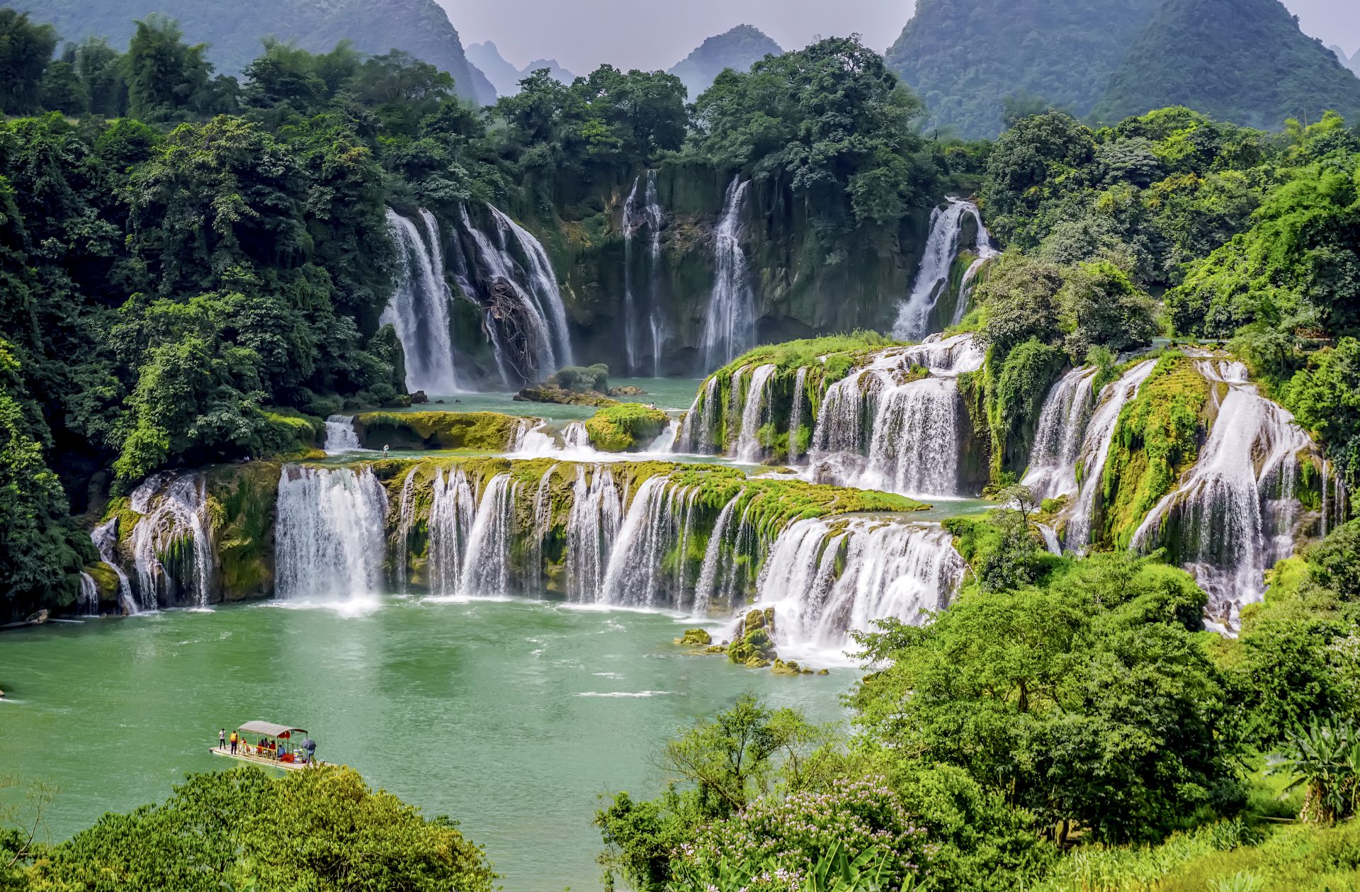 Những địa điểm vui chơi ăn uống tuyệt vời về đêm tại Cao Bằng