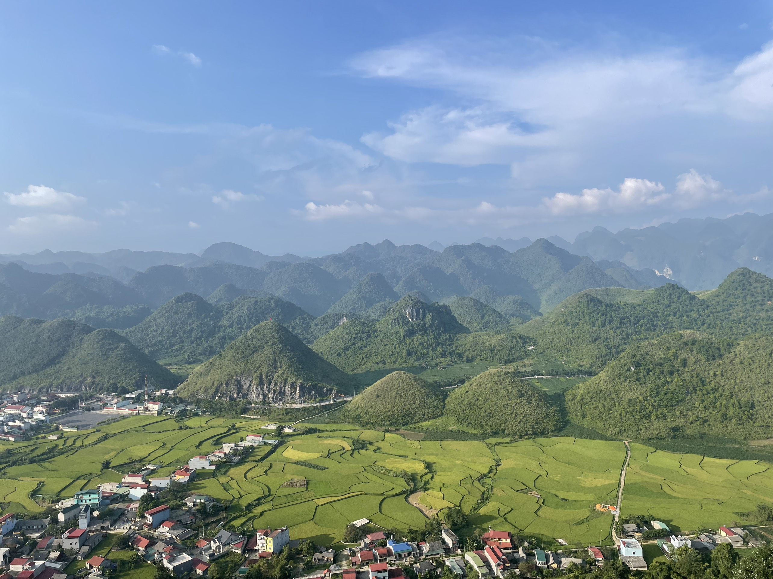 Núi đôi Quản Bạ - Sự kỳ diệu của tạo hóa
