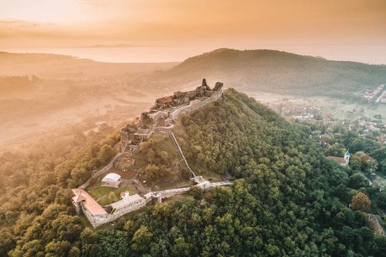 Pháo đài Szigliget: Viên Ngọc Quý Của Vùng Hồ Balaton
